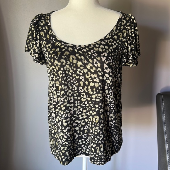 Tommy Bahama Tops - Tommy Bahama Women’s 100% Linen Green Ruffle Sleeve Top